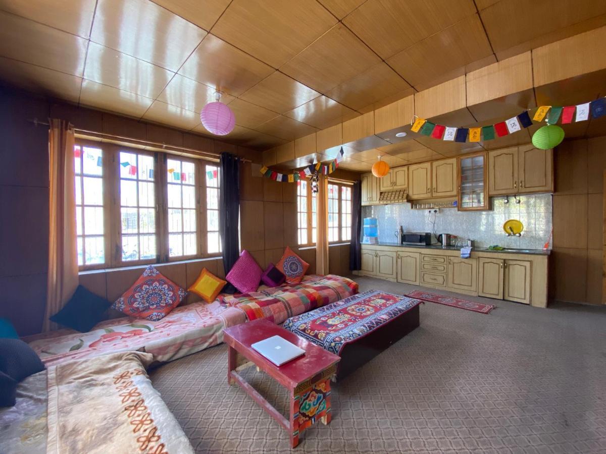 Happy Drifters Hostel Лех Екстериор снимка