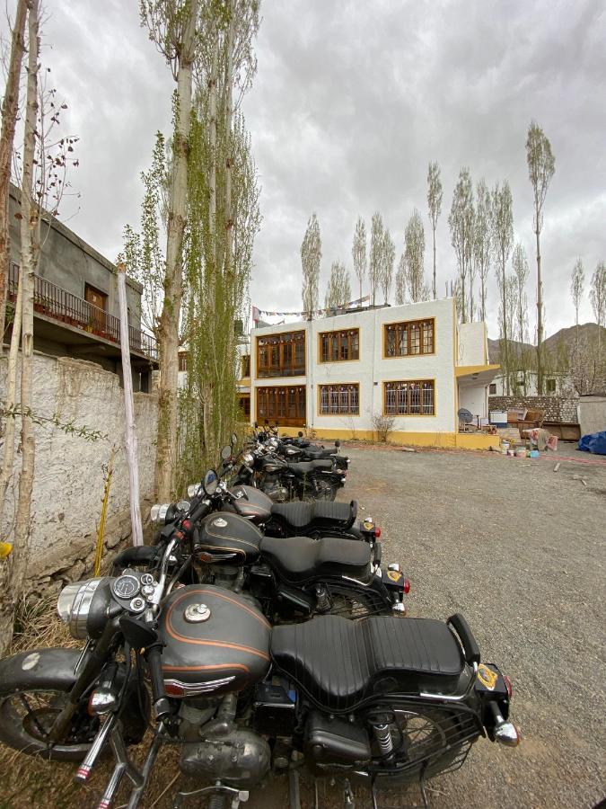 Happy Drifters Hostel Лех Екстериор снимка