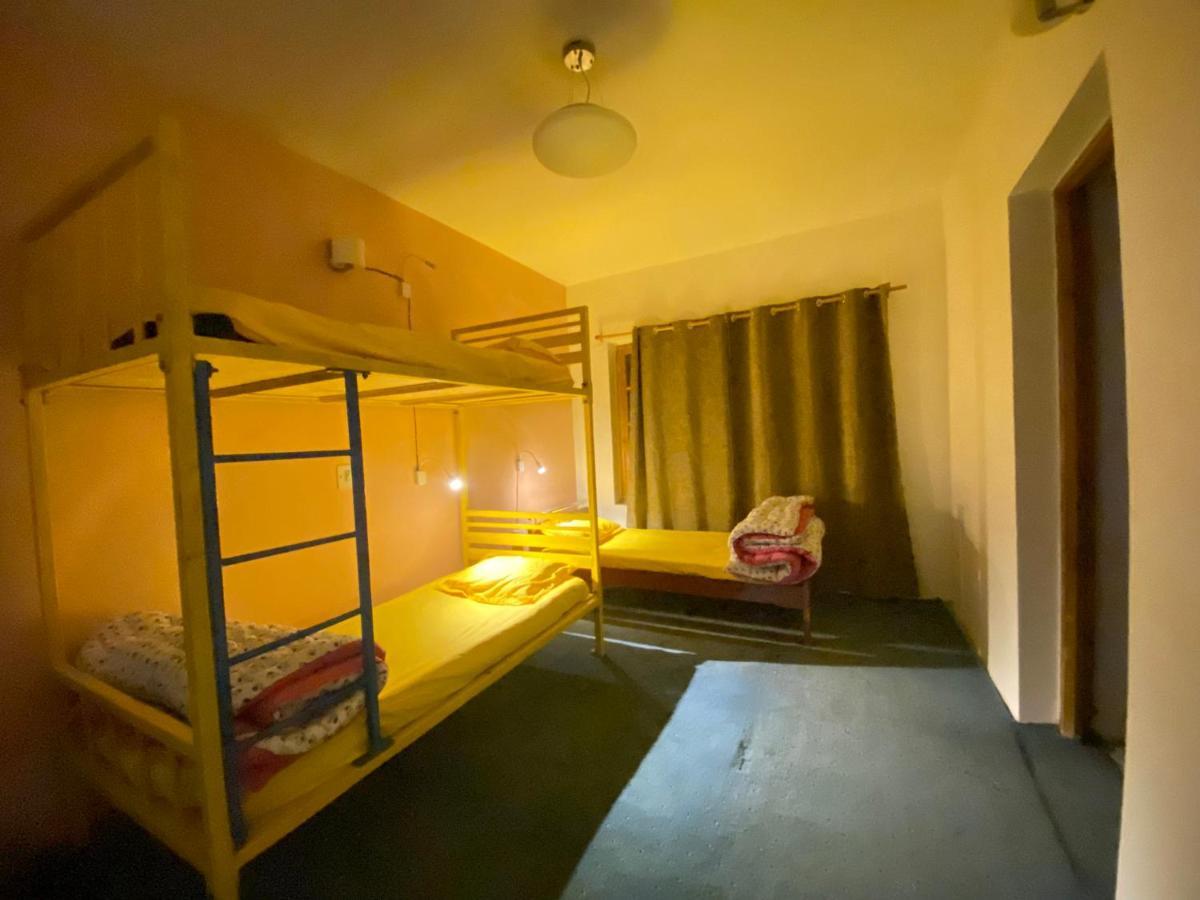 Happy Drifters Hostel Лех Екстериор снимка