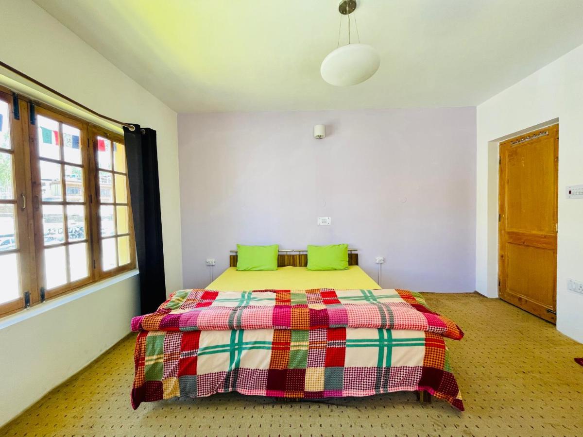 Happy Drifters Hostel Лех Екстериор снимка