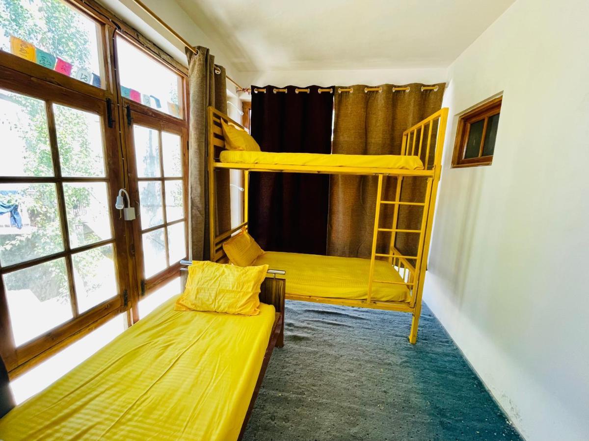 Happy Drifters Hostel Лех Екстериор снимка