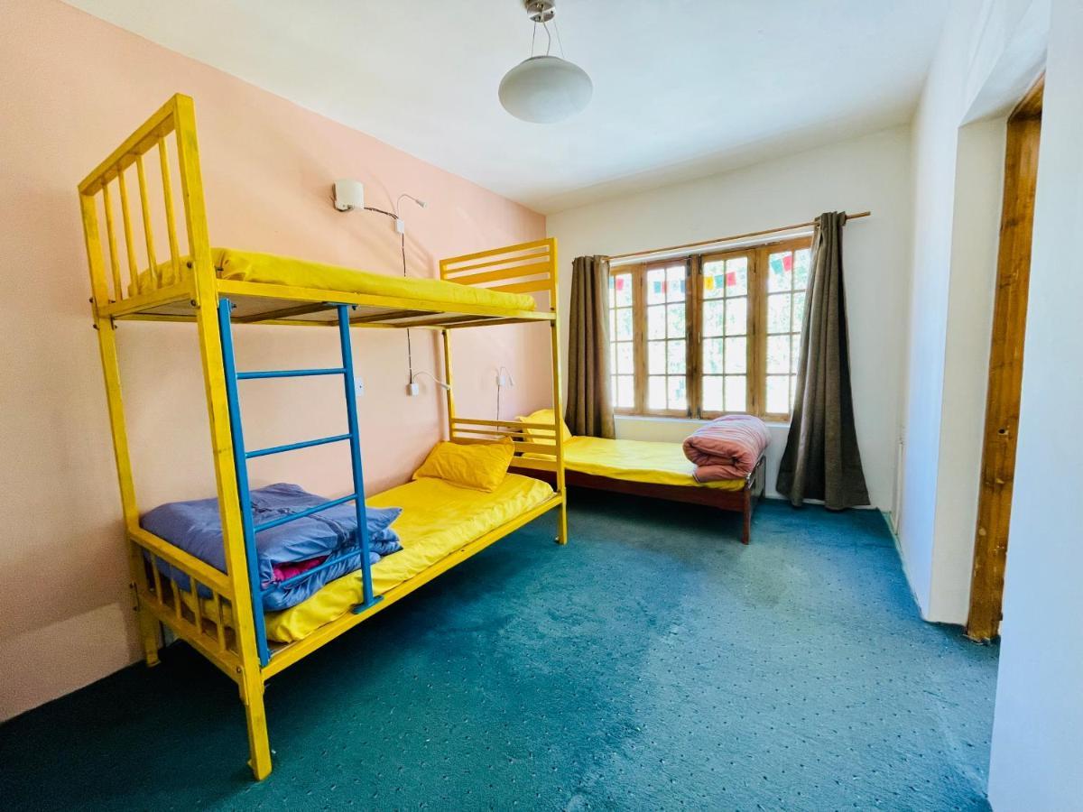 Happy Drifters Hostel Лех Екстериор снимка