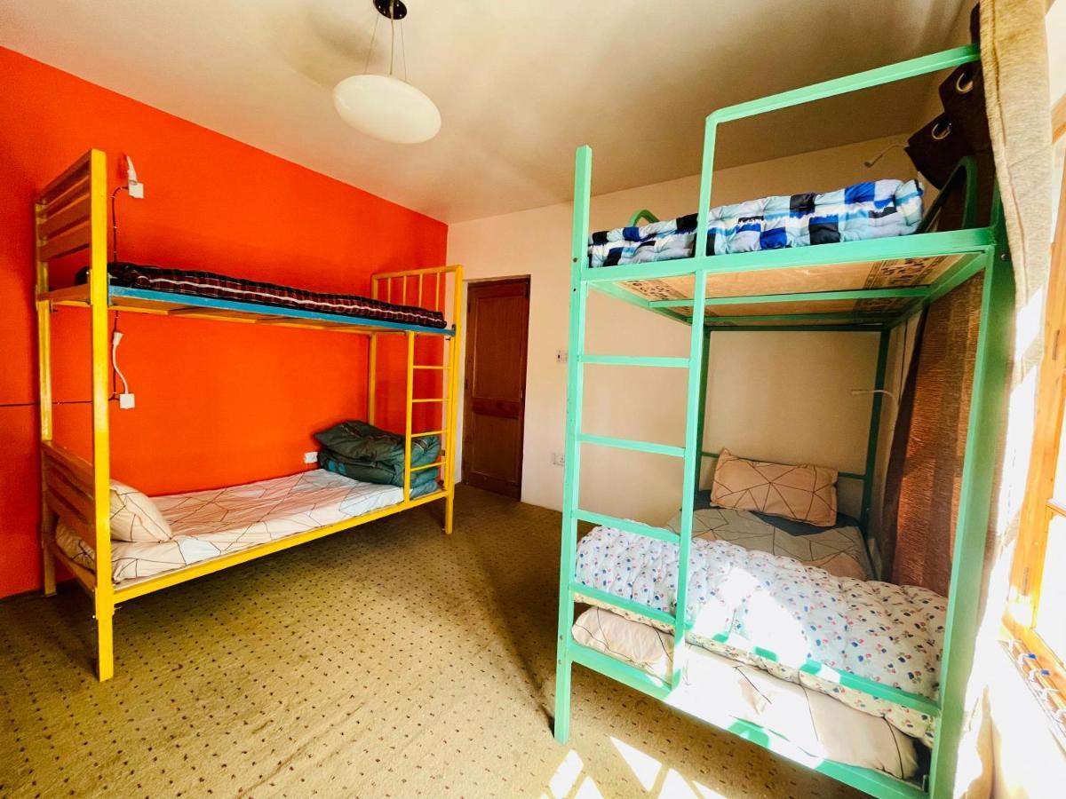 Happy Drifters Hostel Лех Екстериор снимка