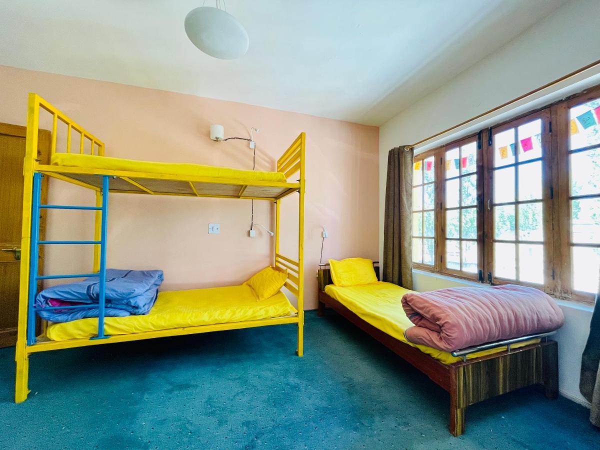 Happy Drifters Hostel Лех Екстериор снимка