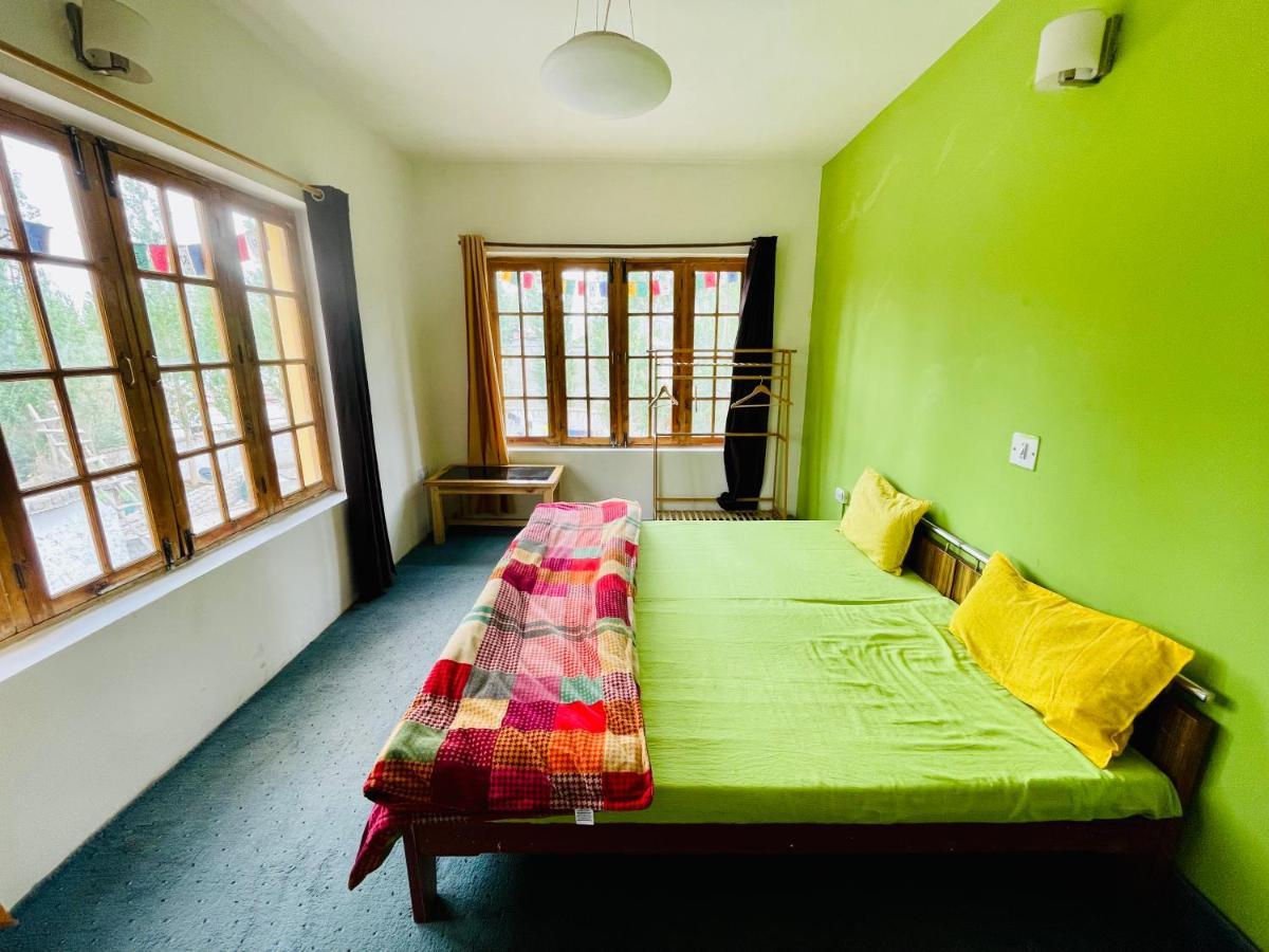 Happy Drifters Hostel Лех Екстериор снимка