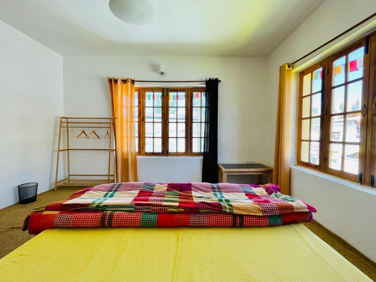 Happy Drifters Hostel Лех Екстериор снимка